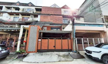 ขายทาวน์เฮาส์ - ขายด่วน พร้อมผู้เช่า ทาวน์โฮม 4 ชั้น หมู่บ้านวราธรวิลล์ พัฒนาการ 44