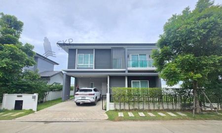 ขายบ้าน - บ้านเดี่ยว เซนโทร ประชาอุทิศ 90 บ้านเยื้องวงเวียน บริเวณกว้างขวางและมีพื้นที่สวนในรั้วบ้าน บรรยากาศร่มรื่น เดินทางสะดวก