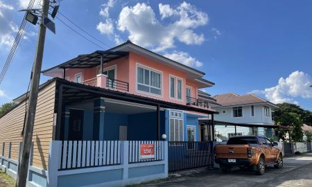 ขายบ้าน - ขายบ้านเดี่ยว บ้านใหม่!หมู่บ้านเป็นสุข สันทราย เชียงใหม่ หลังมุม ฟรีโอน ใกล้รวมโชคมอลล์ สีตัวบ้านไม่ถูกใจ แจ้งเปลี่ยนได้!