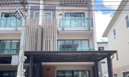 ขายทาวน์เฮาส์ - ขายทาวน์โฮม 3 ชั้นครึ่ง โครงการทาวน์ อเวนิว โคโคส พระราม 2 ทำเลดี เดินทางสะดวก