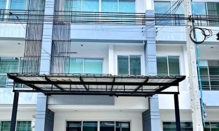 ให้เช่าทาวน์เฮาส์ - ตลาดหนองแขม 328 ม. ตรงข้าม เพชรเกษม 81 โฮมโปร เพชรเกษม 1.3 กม. ให้เช่าโฮมออฟฟิศ 3ชั้น 22ตร.วา. 242 ตร.ม. ม.ธนบุรี 1.4 กม. 3นอน