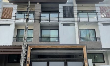 ขายทาวน์เฮาส์ - ขายทาวน์โฮม Private Nirvana Life-Ladprao ราคาคุ้มค่าที่สุดในหมู่บ้าน ทาวน์โฮม 3ชั้น 21.3ตรว. นาคนิวาส48