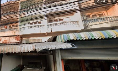 ขายอาคารพาณิชย์ / สำนักงาน - ขายด่วนมาก อาคารพาณิชย์ 3.5 ชั้น หน้ากว้าง 4 เมตร ลึก 32 เมตร ใจกลางเมืองนครปฐม ใกล้องค์พระปฐมเจดีย์