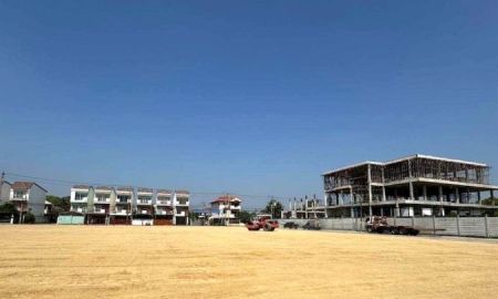 ขายที่ดิน - ขายวาละ 50,000 บาท ที่ดิน 200 วา ซอยเพชรเกษม 68 แยก 44