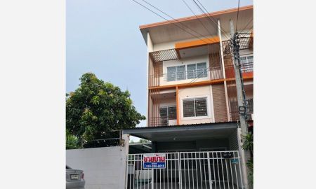 ขายทาวน์เฮาส์ - หมู่บ้านรัชธานี 10 ซอยคู้บอน 27 เขตบางเขน ทาวน์เฮ้าส์ 3 ชั้น แปลงมุม ติดสวน 49 ตร.วา 3 นอน 4 น้ำ