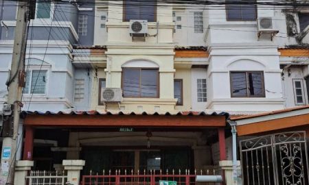 ขายทาวน์เฮาส์ - ขายทาวน์เฮ้าส์ 3 ชั้น 17 ตร.ว. ต่อเติมเต็มพื้นที่ 3 ห้องนอน ทำเลติดถนนใหญ่ กรุงเทพ ปทุมธานี ราคาเพียง 1.6 ลบ.