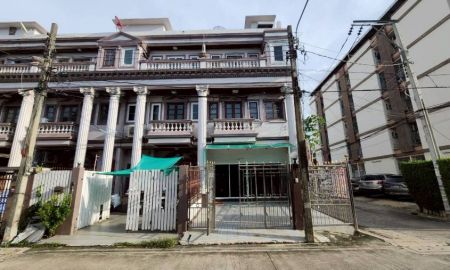 ขายทาวน์เฮาส์ - ขายด่วน ทาวน์เฮ้าส์ 3 ชั้น (หลังมุม) ซอย พหลโยธิน 44 /1 4 ห้องนอน 3 ห้องน้ำ เนื้อที่ 23 ตารางวา