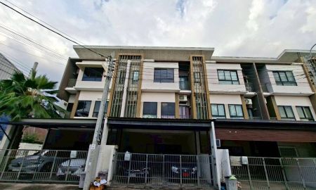 ขายทาวน์เฮาส์ - ขายบ้าน 3 ชั้น หมู่บ้านพาทิโอ วิภาวดี-สรงประภา ถนนประชาอุทิศ