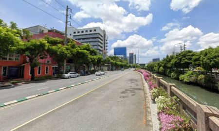 ขายที่ดิน - ขายที่ดินพร้อมสิ่งปลูกสร้าง ทำเลดี ในซอย นราธิวาสราชนครินทร์ ผังสีน้ำตาล ย.10 ใกล้ตึกเอ็มไพร์ทาวน์เวอร์!