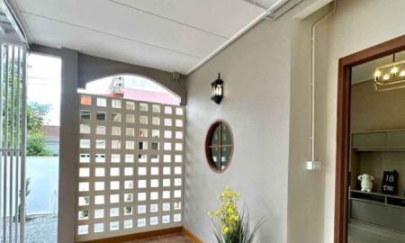 ขายบ้าน - บ้าน ชั้น เดียว รี โนเวท พร้อม เฟอร์นิเจอร์ 45 ตรว 2.29 ล้านบาท