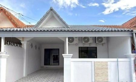 ขายทาวน์เฮาส์ - ทาวน์เฮ้าส์ชั้นเดียว หมู่บ้านรัตนากรการ์เด้นโฮม 1 พัทยาเหนือ ใกล้โรงพยาบาลกรุงเทพพัทยา