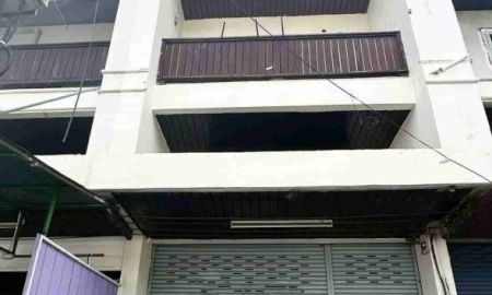 อาคารพาณิชย์ / สำนักงาน - ติดทรัพย์ ขาย/ให้เช่า ตึกแถว 3 ชั้น ทำเลดี ติดถนนใหญ่เชียงใหม่-หางดง ใกล้ท้อแสงทอง ต.แม่เหียะ อ.เมือง เชียงใหม่