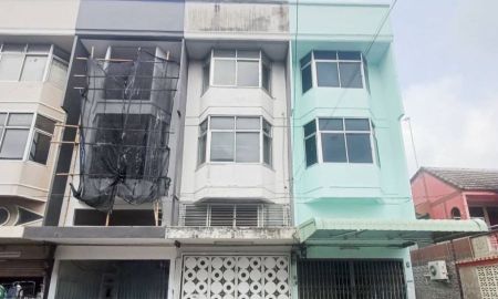 ขายอาคารพาณิชย์ / สำนักงาน - ขายด่วน อาคารพาณิชย์ 3 ชั้น หมู่บ้านอยู่เจริญ วิภาวดีรังสิต 37 เนื้อที่ 16 ตร.ว พื้นที่ใช้สอย 172 ตร.ม