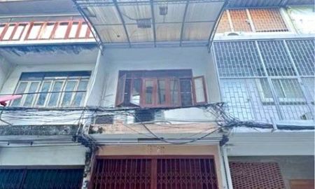 ให้เช่าอาคารพาณิชย์ / สำนักงาน - พร้อมเฟอร์ฯ แอร์ 2นอน 2น้ำ ตลาดนางลิ้นจี่ 650 ม. สาธร BRT ถนนจันทน์ 200 ม.ให้เช่าตึกแถว 3 ชั้น 25 ตร.วา. 300 ตร.มรร.นานาชาติเรนทรี 600 ม.