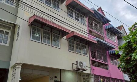 ขายทาวน์เฮาส์ - ขายทาวน์เฮ้าส์ทำเลดี 3 ชั้น 21ตร.วา ซ.ศิริไพลิน จรัญสนิทวงศ์ 75 (แยก 19) หลัง สน.นครบาลบางพลัดใกล้ รพ.ยันฮี