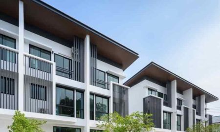 ขายทาวน์เฮาส์ - ขายทาวน์โฮม 3 ชั้น สไตล์โมเดิร์น ซอยสตรีวิท 29