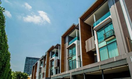 ขายทาวน์เฮาส์ - ขายบ้านเอกมัยTownhome Residence สุขุมวิท65 4 ชั้น ใกล้ BTS เอกมัย 950 เมตร ไปทองหล่อสะดวก เข้าออกได้ ทั้งเอกมัย สุขุมวิท71 พระราม4 sukhumvit