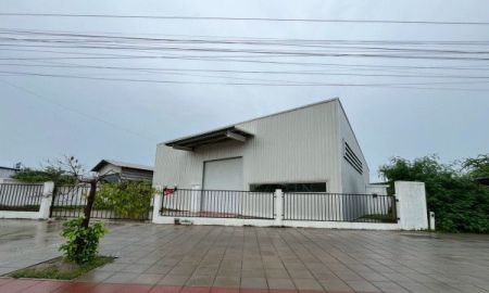 ให้เช่าโรงงาน / โกดัง - ให้เช่าโกดังริมถนนใหญ่ พัฒนาการ บนที่ดิน 131 ตร.ว. รถขนส่งขนาดใหญ่ลงของสะดวก