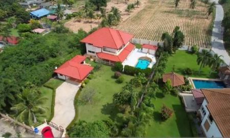 ขายบ้าน - ขายพลูวิลล่าสัตหีบ บางเสร่ หลังใหญ่ สุดหรู ตกแต่งพร้อมเข้าอยู่