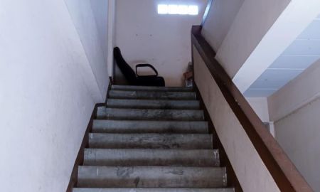 ขายอพาร์ทเม้นท์ / โรงแรม - ขายถูกใกล้เคียงราคาประเมิน อพาร์ทเม้นท์ 3 ชั้น 12 ห้อง เนื้อที่ 35 ตร.ว BTS. นายเรือ แค่ 800 เมตร. ต.บางเมือง อ.เมืองสมุทรปราการ สมุทรปราการ