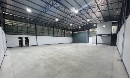 ให้เช่าโรงงาน / โกดัง - ให้เช่าโกดังสะแกงาม บางขุนเทียน ขนาด 280 ตร.ม มีห้องน้ำ 2 ห้อง มีออฟฟิศ 1 ห้อง
