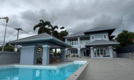 ขายบ้าน - บ้านเดี่ยวสองชั้นสุดหรู เนื้อที่กว้าง 180 ตารางวา มาพร้อมเฟอร์นิเจอร์สไตล์ยุโรปทั้งหลัง สระว่ายน้ำส่วนตัว