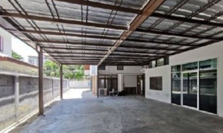 ให้เช่าอาคารพาณิชย์ / สำนักงาน - ให้เช่าสำนักงานบ้านเดี่ยว 2 ชั้น ย่านลาดพร้าว ซอยลาดพร้าว 44 เหมาะเป็นสำนักงาน , Studio , ขายของ Online จดบริษัทได้