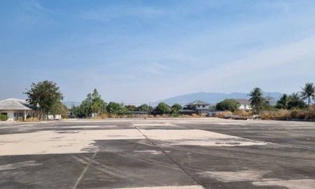 ให้เช่าที่ดิน - เช่าพื้นที่ลานปูน 15 ไร่ ใกล้สนามกอล์ฟเขาเขียว ตำบลบางพละ อำเภอศรีราชา จังหวัดชลบุรี