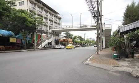 ขายทาวน์เฮาส์ - ขายทาวน์เฮ้าส์ 3 ชั้น+เฟอร์ฯ พร้อมอยู่ ซอยประชาอุทิศ 89/1 หมู่บ้านสินทวีสวนธน 3 (เจ้าของขายเอง) ทำเลดี การเดินทางเข้า-ออกได้หลายเส้นทาง