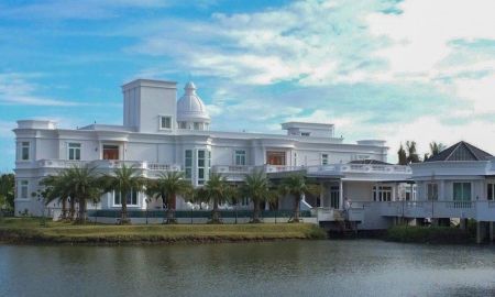 ขายบ้าน - ขายคฤหาสน์ 13-2-38.5 ไร่ พื้นที่ใช้สอย 3,189 ตร.ม. ซอย ประชาอุทิศ 76 บรรยากาศเสมือนรีสอร์ทส่วนตัว ร่มรื่น และเงียบสงบ