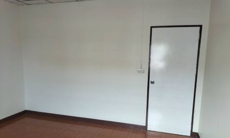 ให้เช่าทาวน์เฮาส์ - ให้เช่าทาวเฮ้าส์ หมู่บ้านภูมิใจนิเวศน์ 1 5,000 บาท/เดือน ซอยวัดใหญ่ ถนนสุขสวัสดิ์ ตำบลในคลองบางปลากด อ.พระสมุทรเจดีย์ จ.สมุทรปราการ