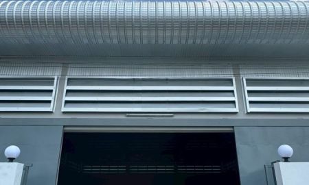 ให้เช่าโรงงาน / โกดัง - ให้เช่าโกดัง คลังสินค้า ขนาดพื้นที่ 256 ตร.ม. ทำเลหนองจอก กรุงเทพฯ พื้นที่โล่งขนาดใหญ่กว้างขวาง พร้อมเข้าอยู่