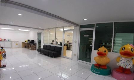 ขายอาคารพาณิชย์ / สำนักงาน - อาคารพาณิชย์ 4 ชั้นครึ่ง 3 คูหา เอกชัย - บางบอน โครงการสุนทร 7