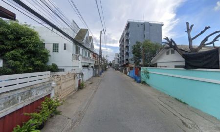 ขายที่ดิน - ด่วน! ขายที่ดินพร้อมสิ่งปลูกสร้าง ซอยลาซาล 17 ทำคอนโดได้