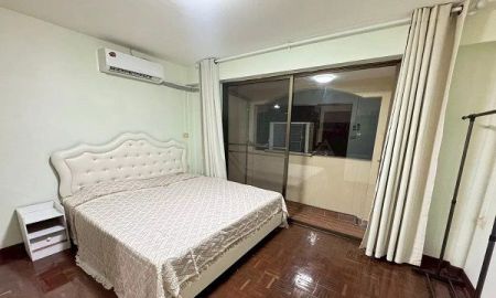 ให้เช่าทาวน์เฮาส์ - ให้เช่า ทาวโฮม 3 ชั้น ลาดพร้าว รัชดา ใกล้MRT สุทธิสาร ใช้สอย 250 ตรม 4 ห้องนอน 3 ห้องน้ำ 5 แอร์ เฟอร์ครบ 1 ห้องนั่งเล่น 1 ห้องครัว 1 ที่จอดรถ