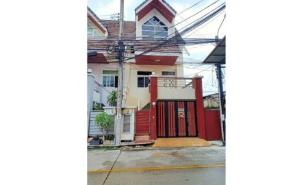 ทาวน์เฮาส์ - ทาวน์โฮม 3 ชั้น เมอริทเพลส ลาดพร้าว 87 กรุงเทพ ขายและให้เช่า พร้อมเข้าอยู่