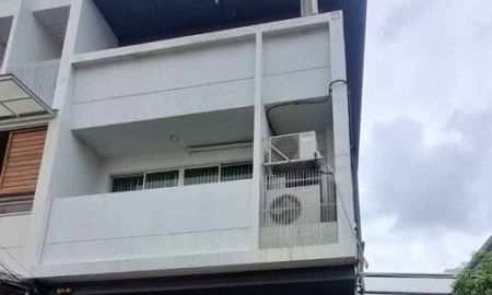 ให้เช่าบ้าน - ให้เช่าโฮมออฟฟิศ3 ชั้นรัชดาภิเษกใกล้ MRT รัชดา ใช้สอย250 ตรม 6 ห้อง4 ห้องน้ำ6 แอร์ 2 ที่จอดรถ เฟอร์นิเจอร์พื้นที่37 ตรวทำสำนักงานได้พักอาศัยได้ด้วย