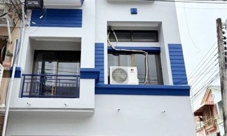 ให้เช่าทาวน์เฮาส์ - ให้เช่าทาวน์โฮม 3 ชั้น รัชดา - เหม่งจ๋าย ใช้สอย 300 ตรม 3 ห้องนอน3 ห้องน้ำ 4 แอร์ ใกล้แยกเหม่งจ๋าย มีแอร์ทั้งหลัง ขนาดพื้นที่ 22 ตรว. 2 ที่จอดรถ
