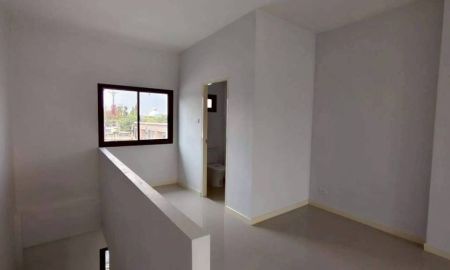 ขายที่ดิน - ขายอาคารพาณิชย์ 3 ชั้น โครงการเรเนซองซ์ บางละมุง ใกล้ถนนสุขุมวิทเพียง 60 เมตร