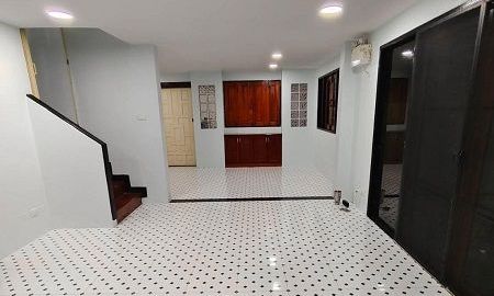 ให้เช่าทาวน์เฮาส์ - ให้เช่าบ้าน2ชั้น ลาดพร้าวใกล้ สถานีภาวนา ใกล้ห้าแยกลาดพร้าวCentral ลาดพร้าว Union Mall พื้นที่112 ตรม 1 ห้องนอน 2 ห้องน้ำ 1 ที่จอดรถ เฟอร์บางส่วน