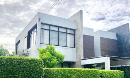 ให้เช่าบ้าน - ให้เช่า] หมู่บ้าน เดอะ ซีซั่น เพชรเกษม 69 / 3 ห้องนอน 2 ห้องน้ำ / 42 ตรว. 145 ตรม. **22,000**