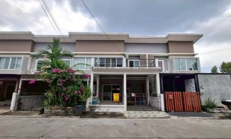 ขายทาวน์เฮาส์ - ขายบ้าน 2 ชั้น หมู่บ้าน บีทีเอ็น เรสซิเดนซ์ ใกล้เซ็นทรัลเวสเกต