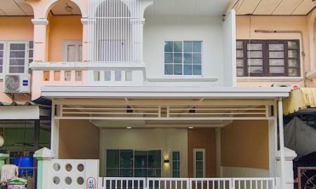 ขายบ้าน - ขาย ทาวน์เฮ้าส์ 2ชั้น รีโนเวทใหม่ มีห้องนอนชั้นล่าง มบ.เสนาวิลล่า8 ถ.พระยาสุเรนทร์42 เลียบคลองสอง รามอินทรา ซาฟารีเวิลด์ พร้อมอยู่