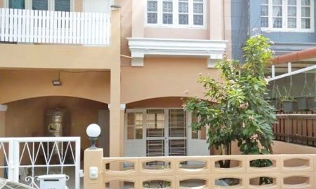 ให้เช่าทาวน์เฮาส์ - ซ.ลาดพร้าว 83-89 ม.รัตนบัณฑิต 2.4 กม. ให้เช่าทาวน์เฮ้าส์ 2 ชั้น 3 นอน 2 น้ำ ร่มรื่น อิมพีเรียลเวิลด์ ลาดพร้าว 1.1 กม. ถ.ลาดพร้าว นาคนิวาส