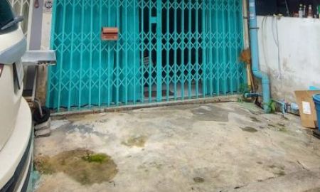 ขายอาคารพาณิชย์ / สำนักงาน - ขายตึกแถว อาคารพาณิชย์ 3 ชั้น ซอยตลาดศรีวนิช (ซ.ดินแดง 2 แยก 3) สภาพดี พร้อมอยู่ ใกล้กับถนนซอยราชปรารภ 22 เพียง 300 เมตร และถนนราชวิถี