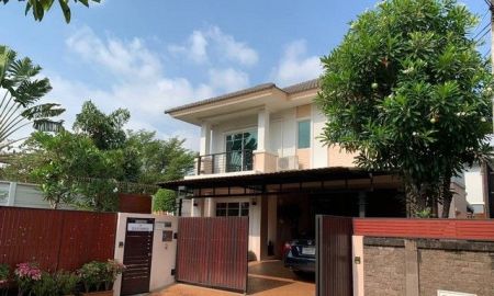 ให้เช่าบ้าน - ให้เช่าบ้านเดี่ยว 2 ชั้นบิ้วอินทั้งหลัง 3 ห้องนอน 2 ห้องน้ำ ถนนพัฒนาชนบท 3 ตกแต่งพร้อมอยู่