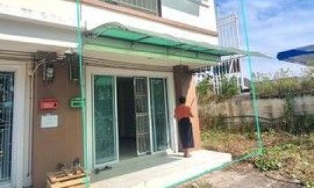 ขายทาวน์เฮาส์ - ขายทาวน์เฮ้าส์2ชั้นครึ่ง(หลังมุม) หมู่บ้านอิตานี่ 5บ้านเลขที่ 222/27 แยกเจ ต.บางเสร่ อ.สัตหีบ จ.ชลบุรี