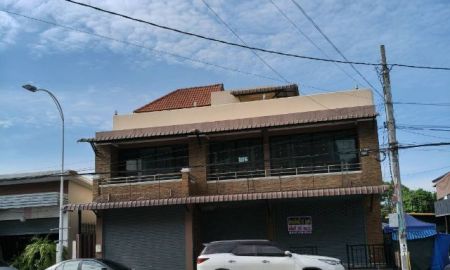 ขายอาคารพาณิชย์ / สำนักงาน - ขายอาคารพาณิชย์ 2ชั้นครึ่ง 3 คูหา ทำเลทอง บางศรีเมือง จังหวัดนนทบุรี