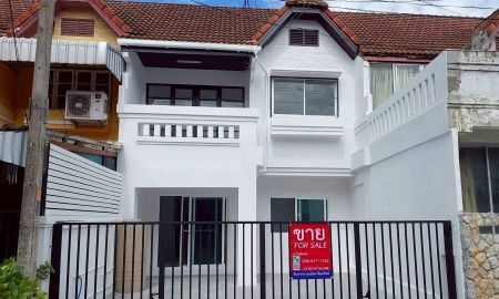 ขายทาวน์เฮาส์ - ขายทาวน์เฮ้าส์ 2 ชั้น หมู่บ้านรินรดา ซอยนวลจันทร์ 24 ขนาด 28.5 ตร.ว. รีโนเวทใหม่ ใกล้แฟชั่นไอส์แลนด์ บึงกุ่ม กรุงเทพฯ