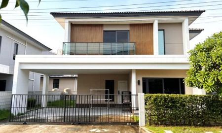 ให้เช่าบ้าน - ให้เช่า] หมู่บ้าน เซนโทร พระราม 2 - พุทธบูชา / 4 ห้องนอน 5 ห้องน้ำ / 60 ตรว. 200 ตรม. **60,000**